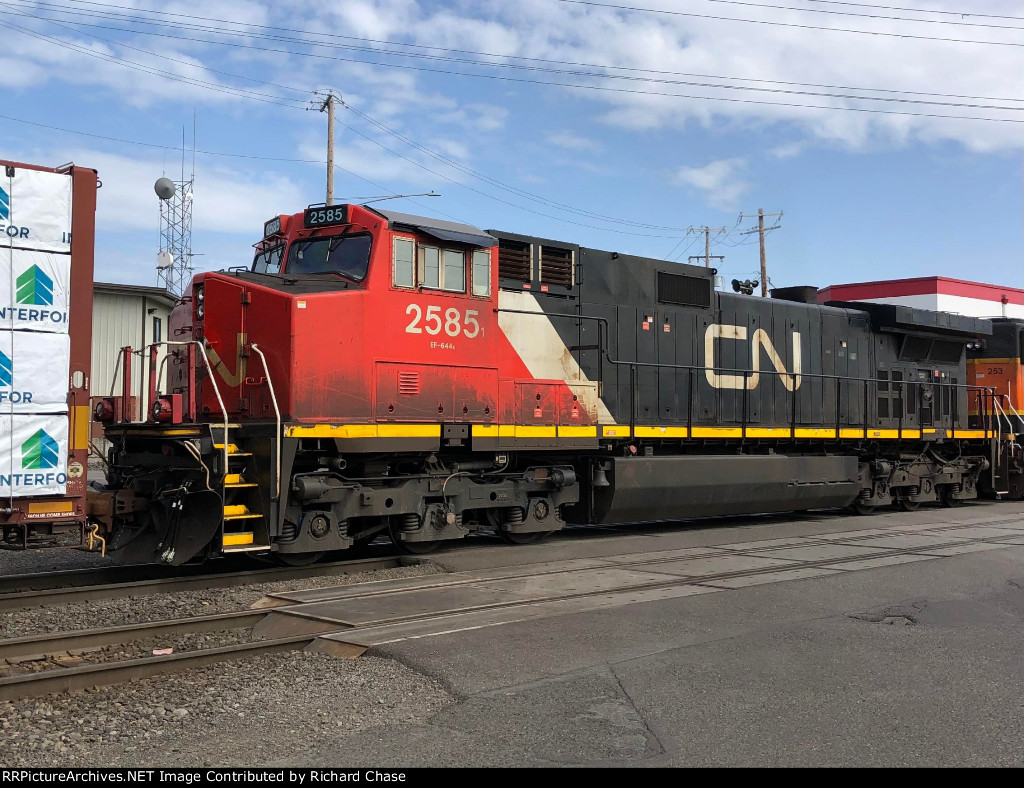 CN 2585